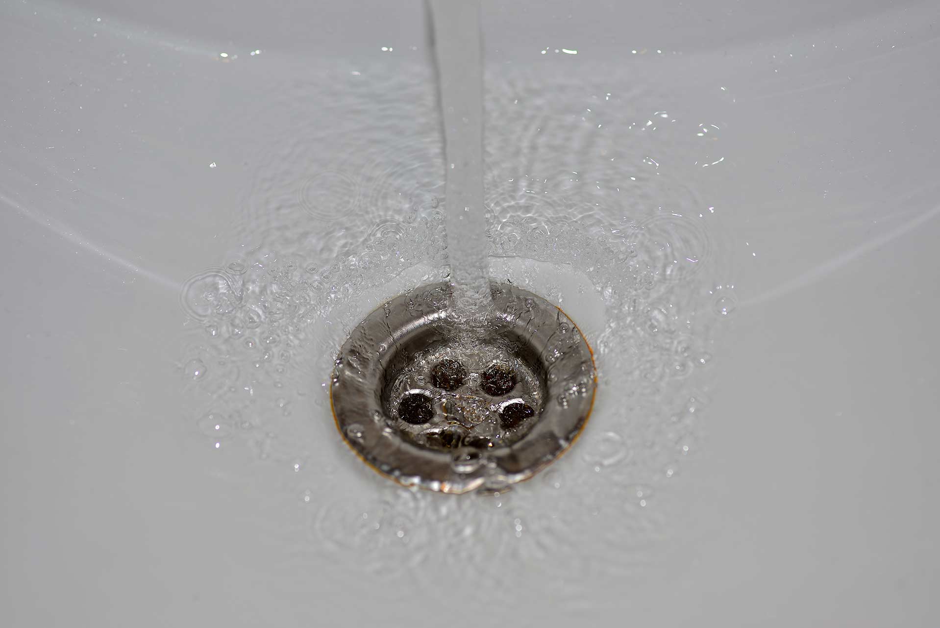 A2B Drains provides services to unblock blocked sinks and drains for properties in Chelsfield.